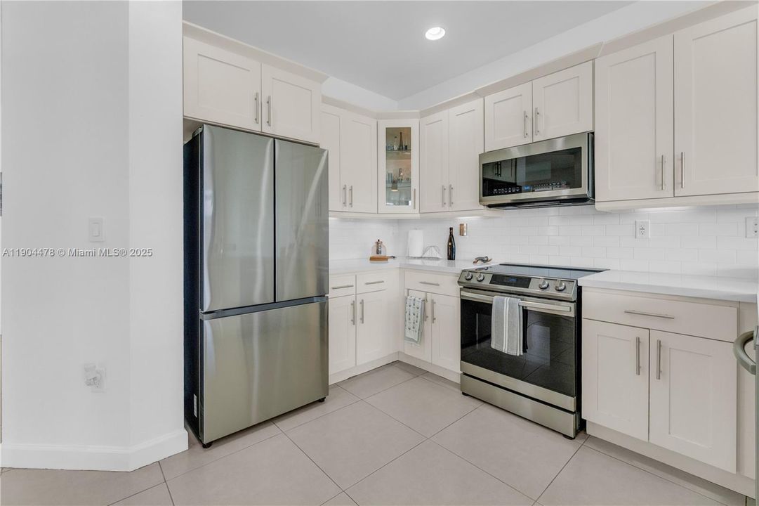 Recently Sold: $839,000 (4 beds, 3 baths, 2156 Square Feet)