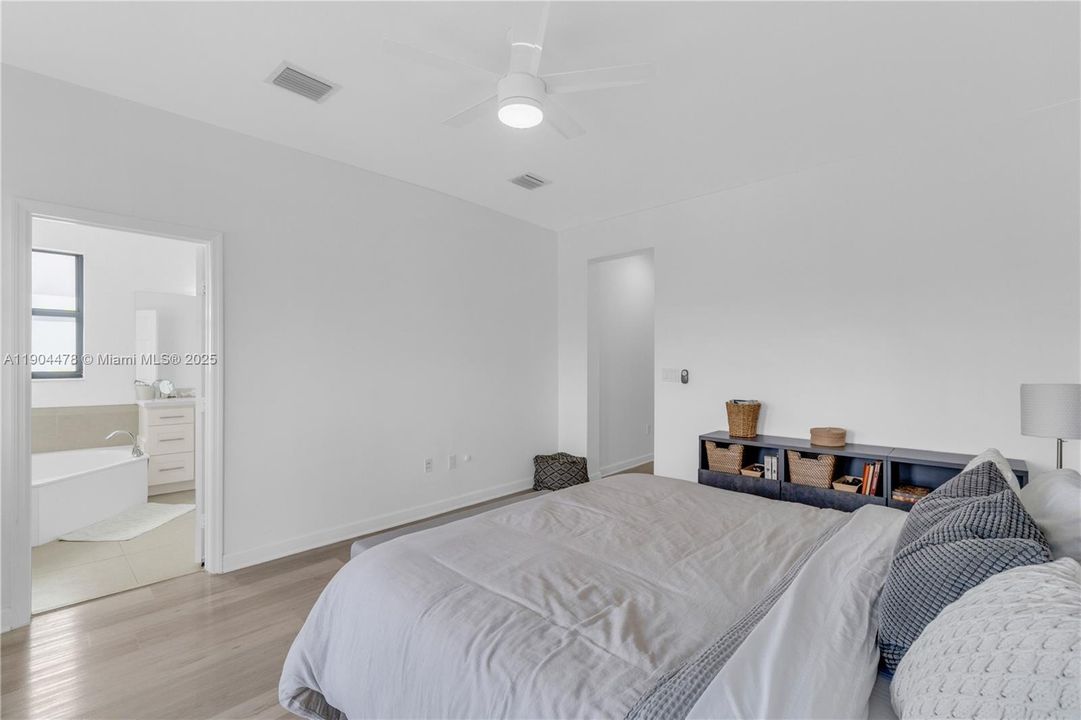 Recently Sold: $839,000 (4 beds, 3 baths, 2156 Square Feet)