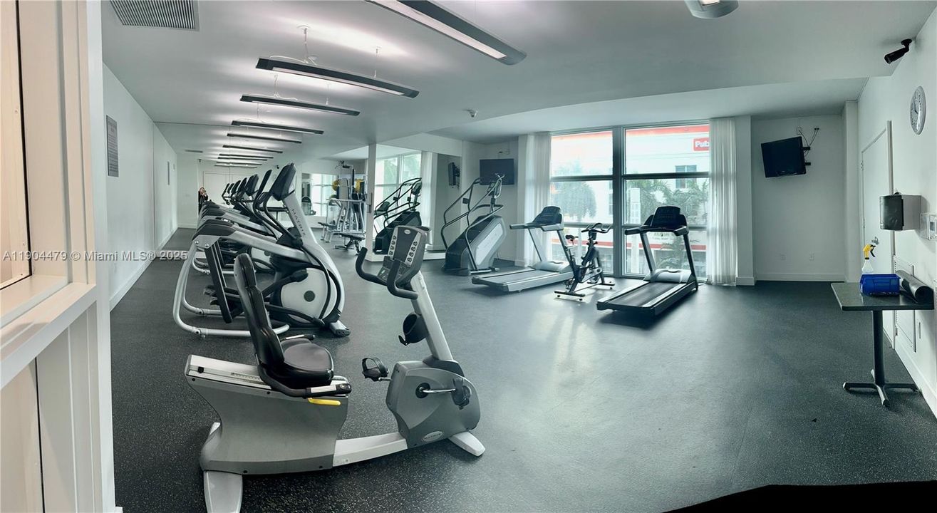 待售: $349,000 (1 贝兹, 1 浴室, 679 平方英尺)