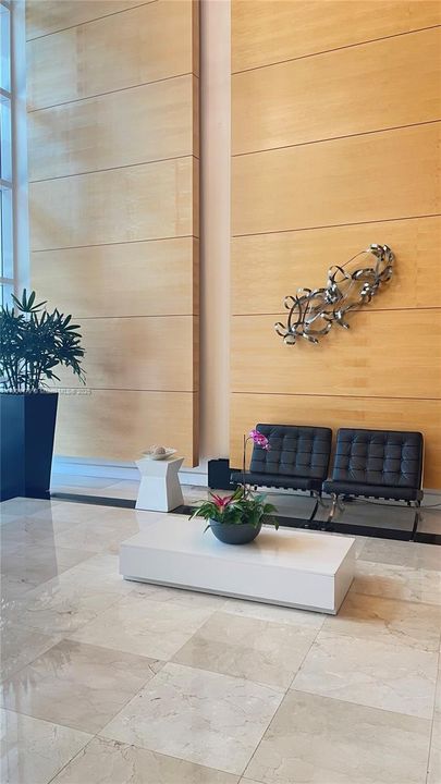 待售: $349,000 (1 贝兹, 1 浴室, 679 平方英尺)