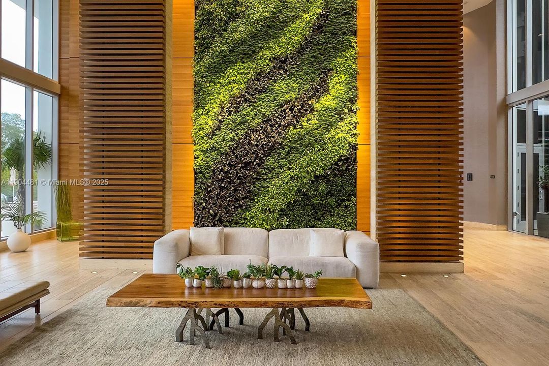 出租: $6,000 (3 贝兹, 3 浴室, 1556 平方英尺)