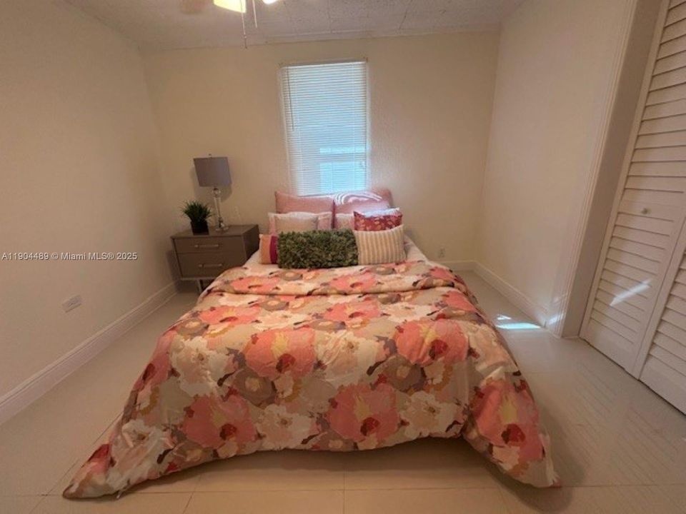 For Rent: $2,980 (3 beds, 1 baths, 1080 Square Feet)