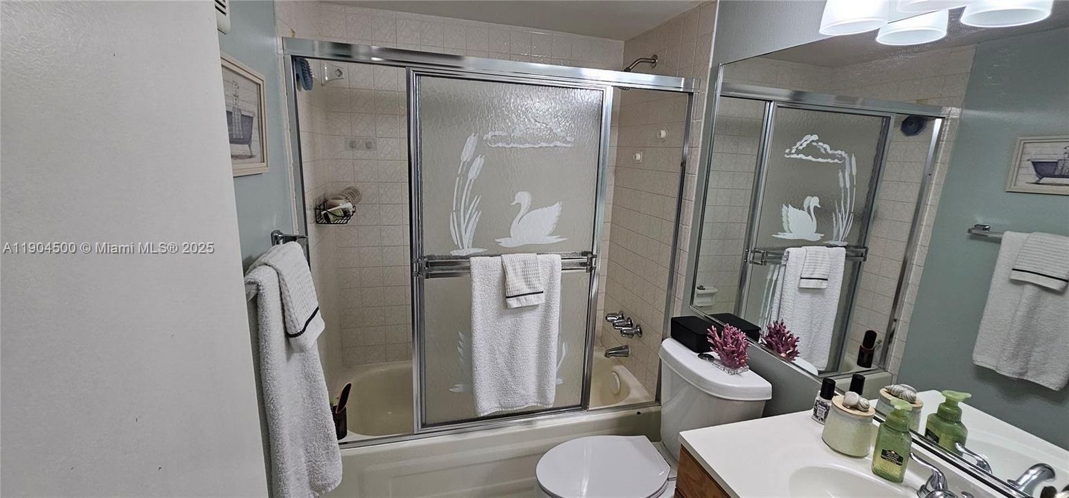 For Sale: $205,000 (2 beds, 2 baths, 1120 Square Feet)