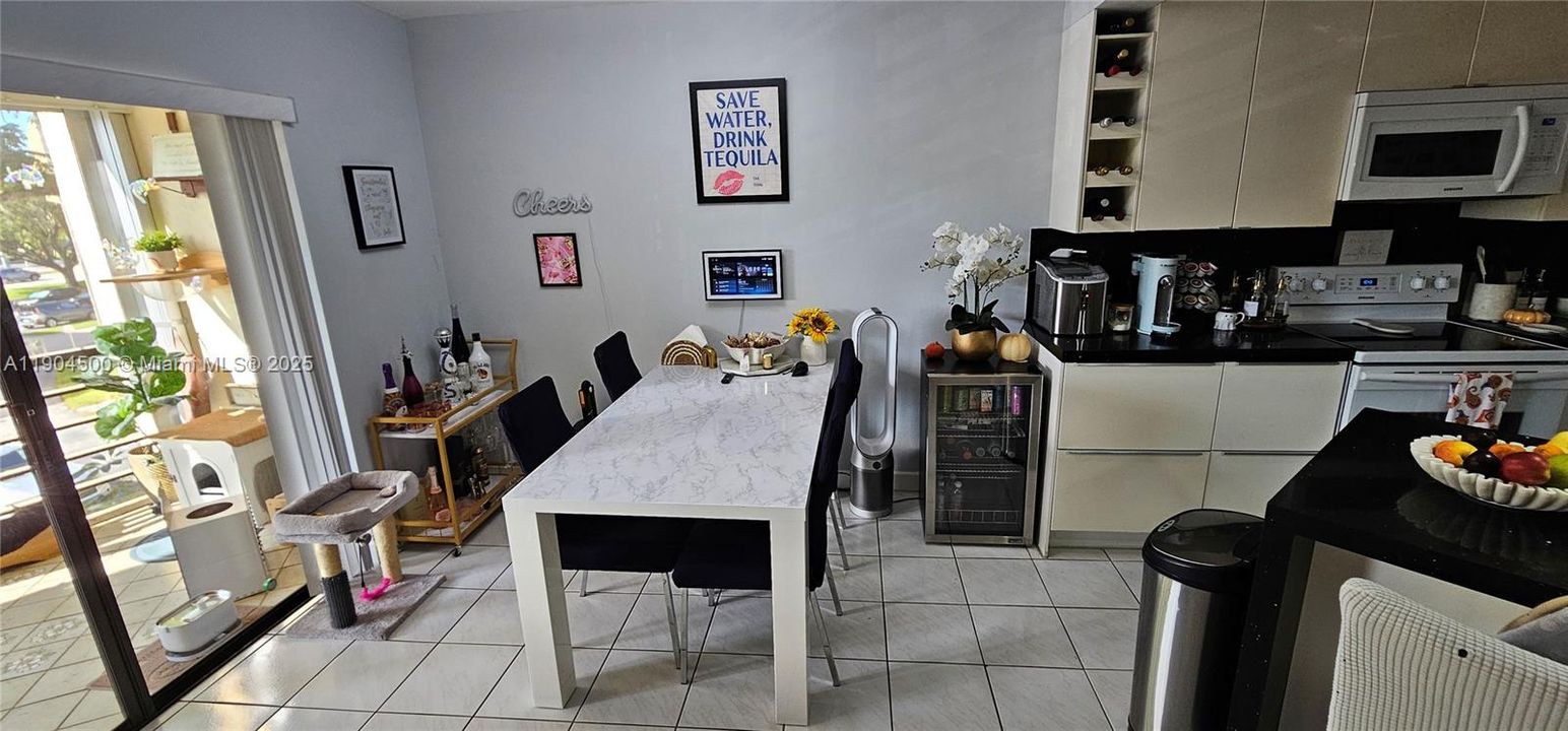 For Sale: $205,000 (2 beds, 2 baths, 1120 Square Feet)