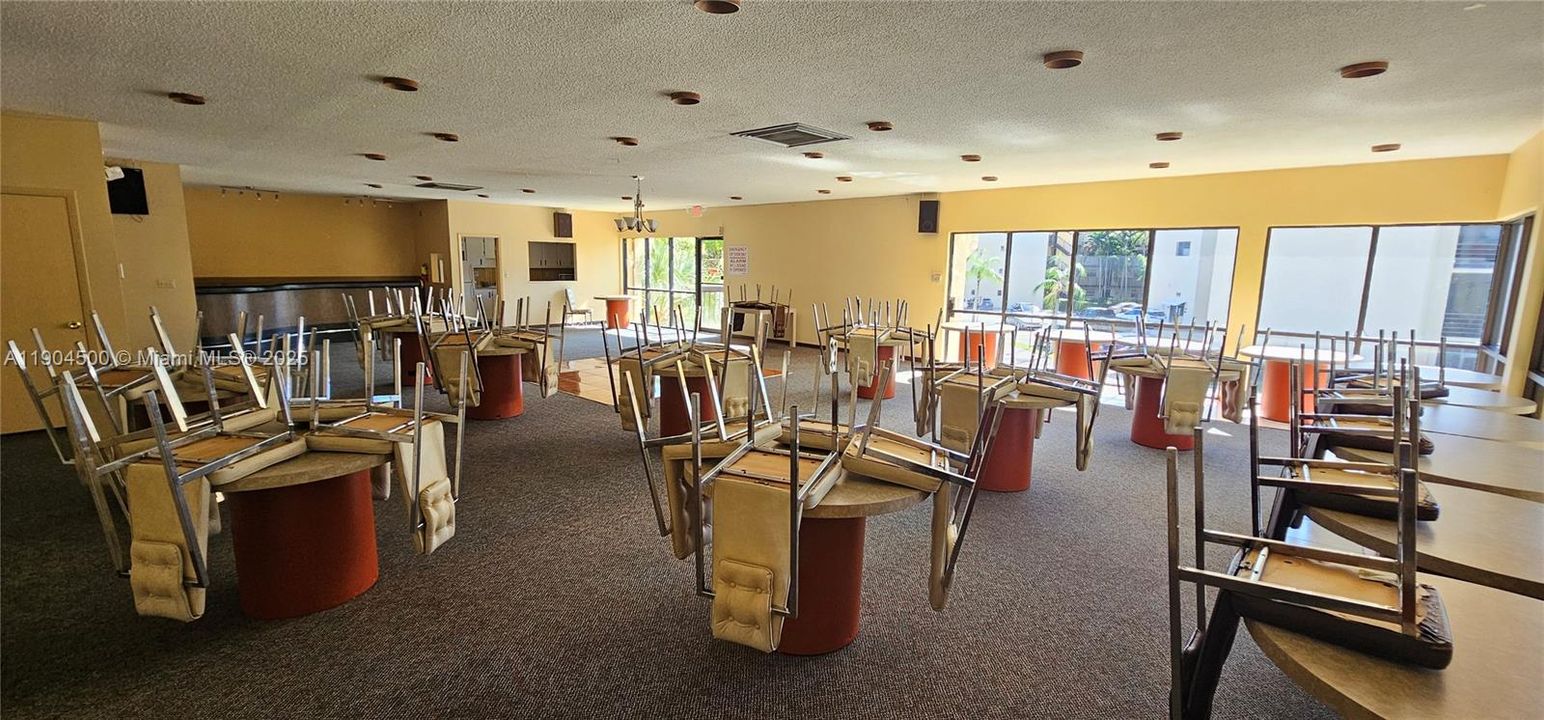 For Sale: $205,000 (2 beds, 2 baths, 1120 Square Feet)