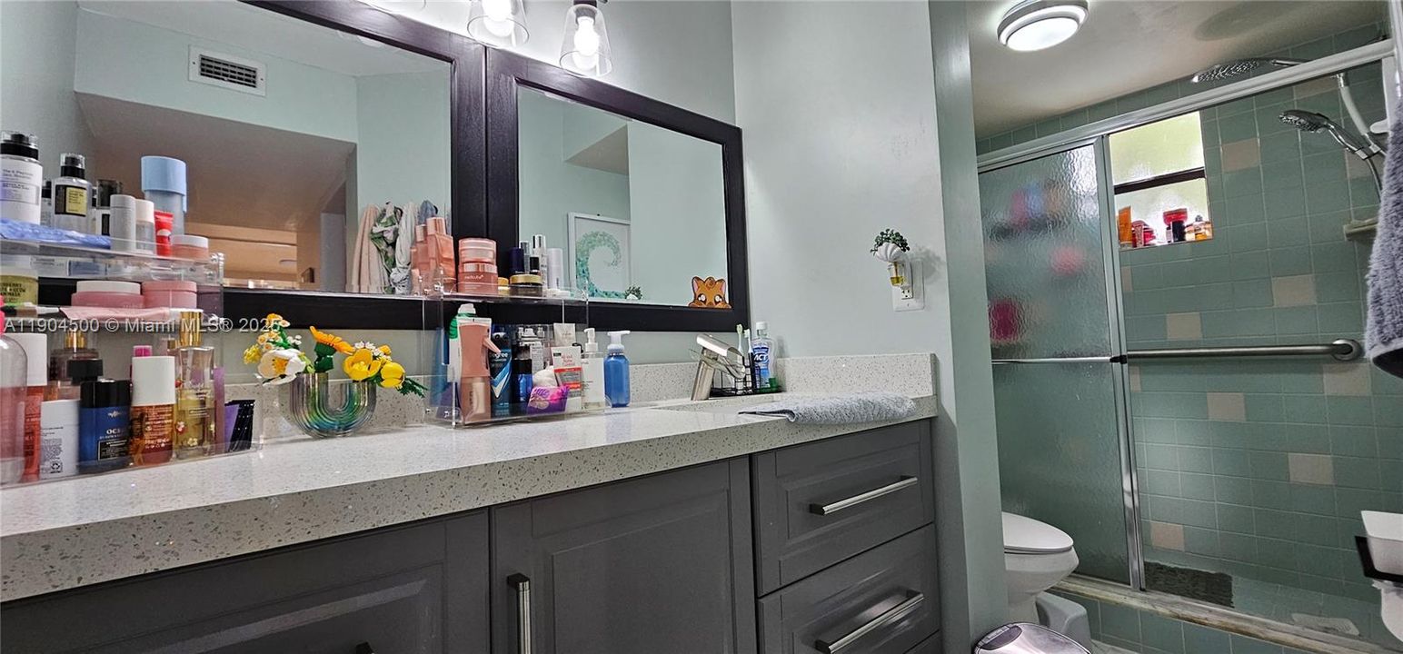 For Sale: $205,000 (2 beds, 2 baths, 1120 Square Feet)