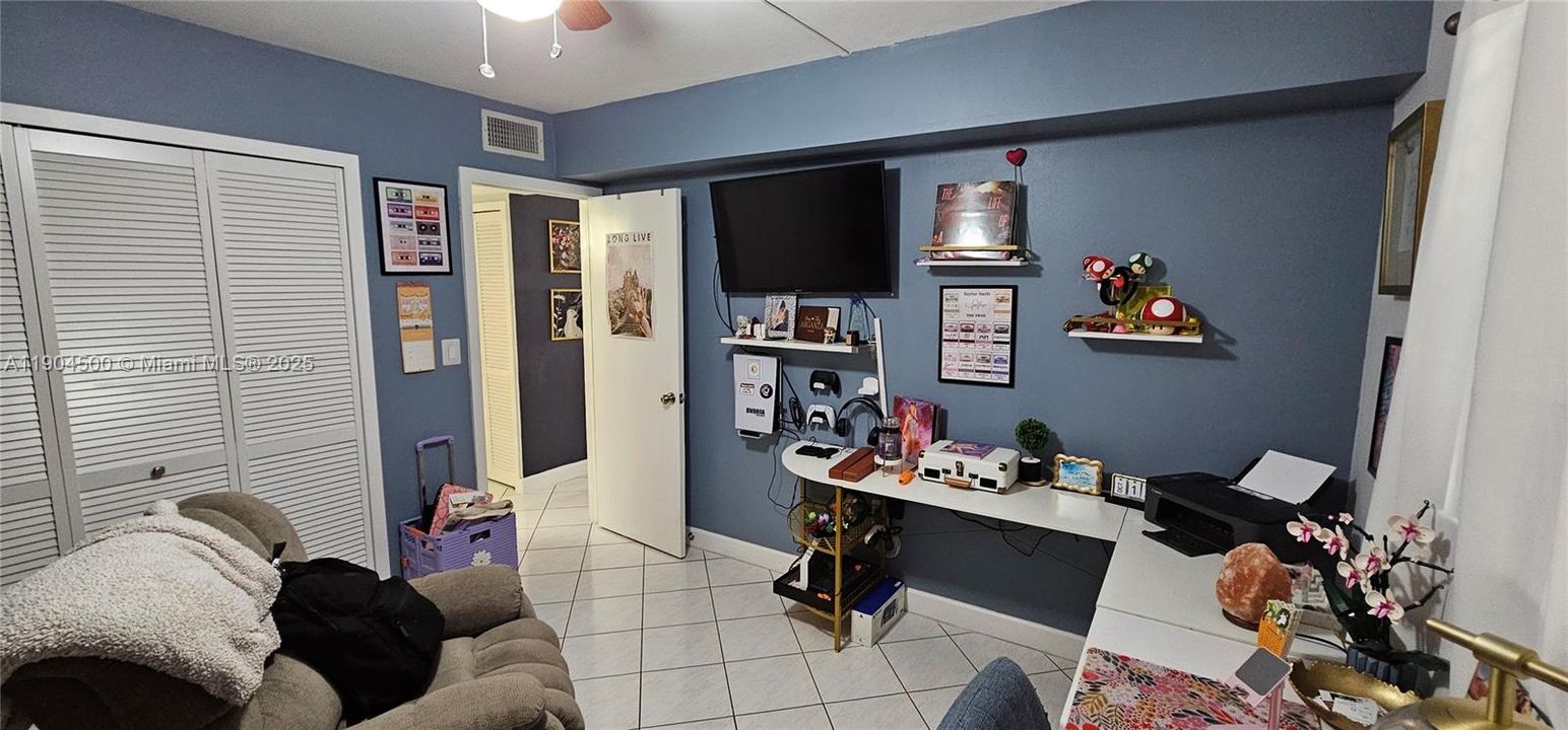 For Sale: $205,000 (2 beds, 2 baths, 1120 Square Feet)