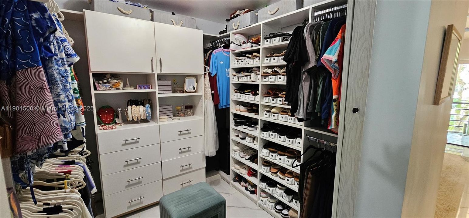 For Sale: $205,000 (2 beds, 2 baths, 1120 Square Feet)