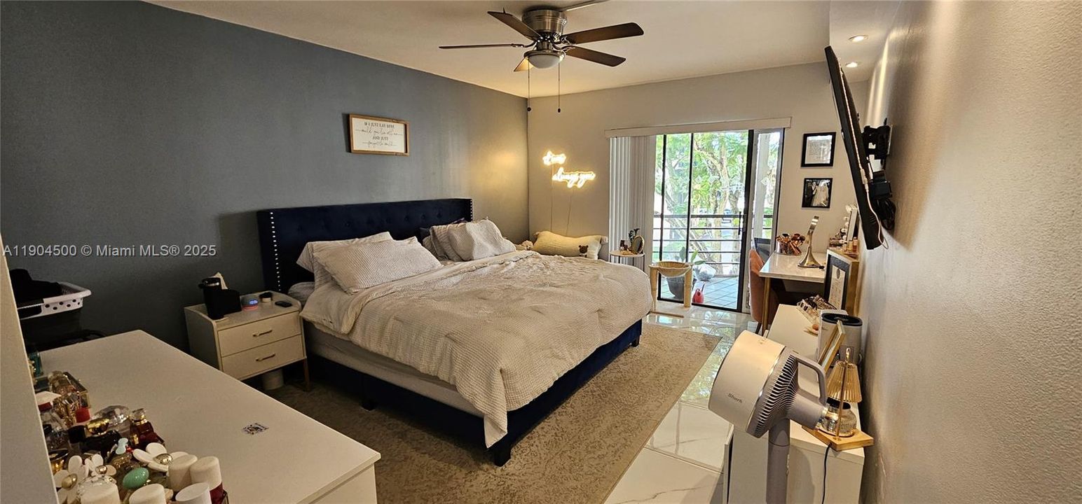 For Sale: $205,000 (2 beds, 2 baths, 1120 Square Feet)