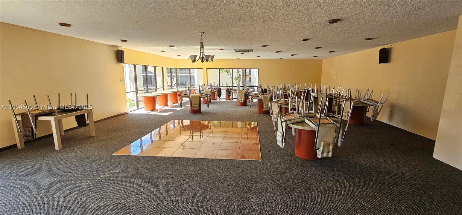 For Sale: $205,000 (2 beds, 2 baths, 1120 Square Feet)