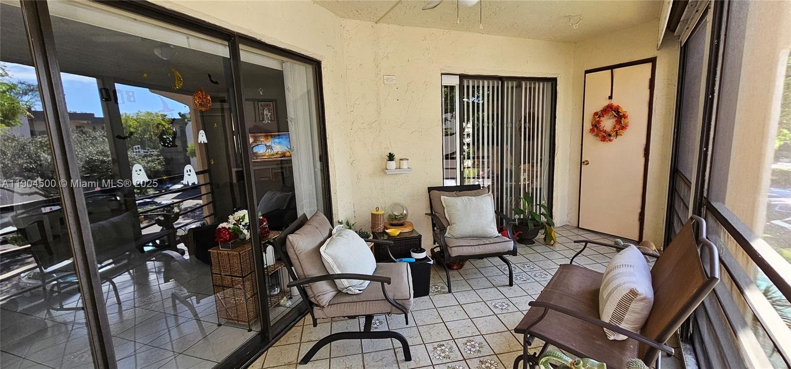 For Sale: $205,000 (2 beds, 2 baths, 1120 Square Feet)
