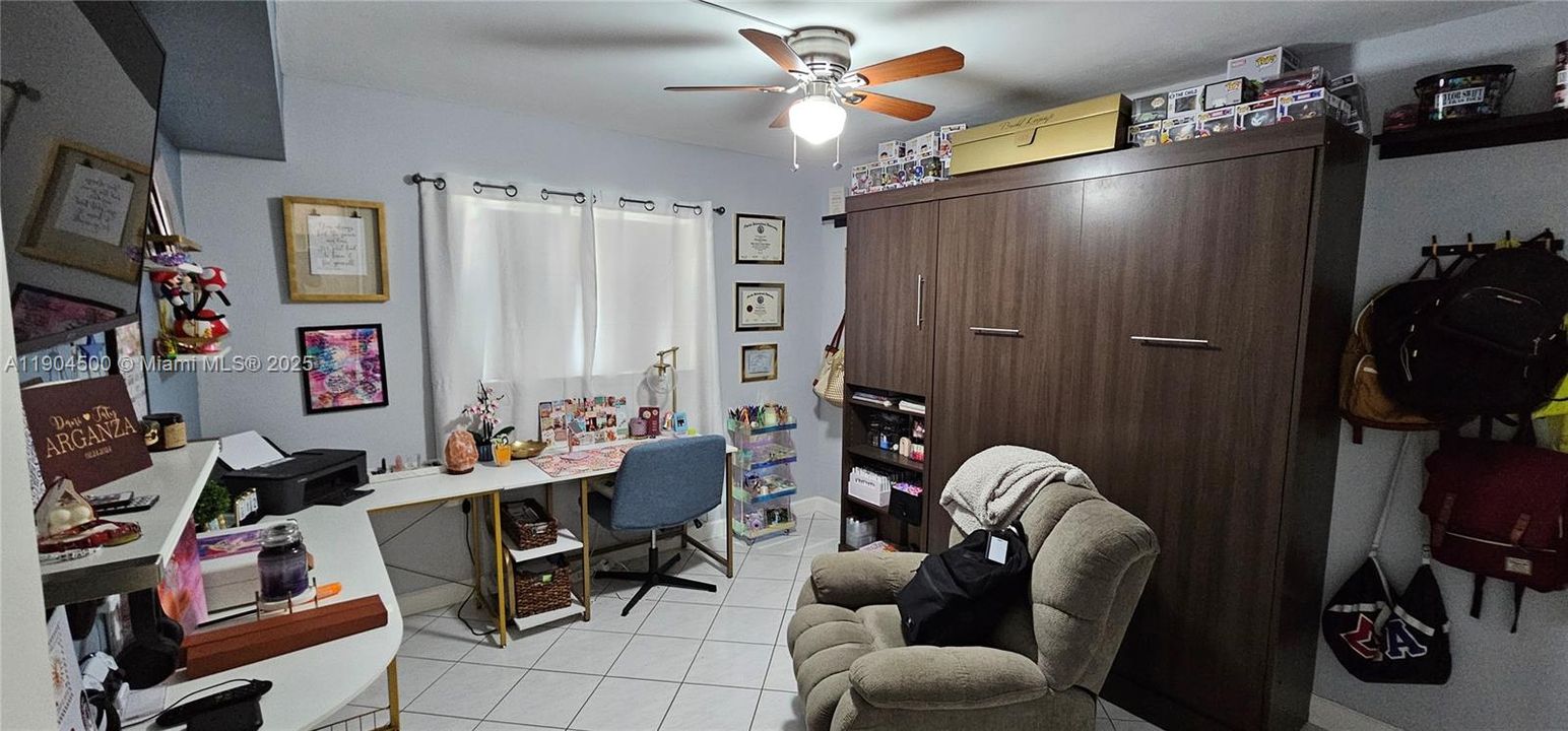 For Sale: $205,000 (2 beds, 2 baths, 1120 Square Feet)