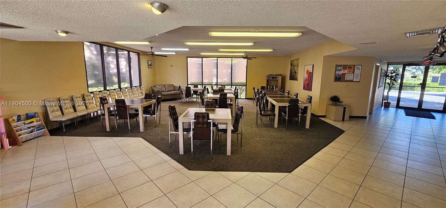 For Sale: $205,000 (2 beds, 2 baths, 1120 Square Feet)