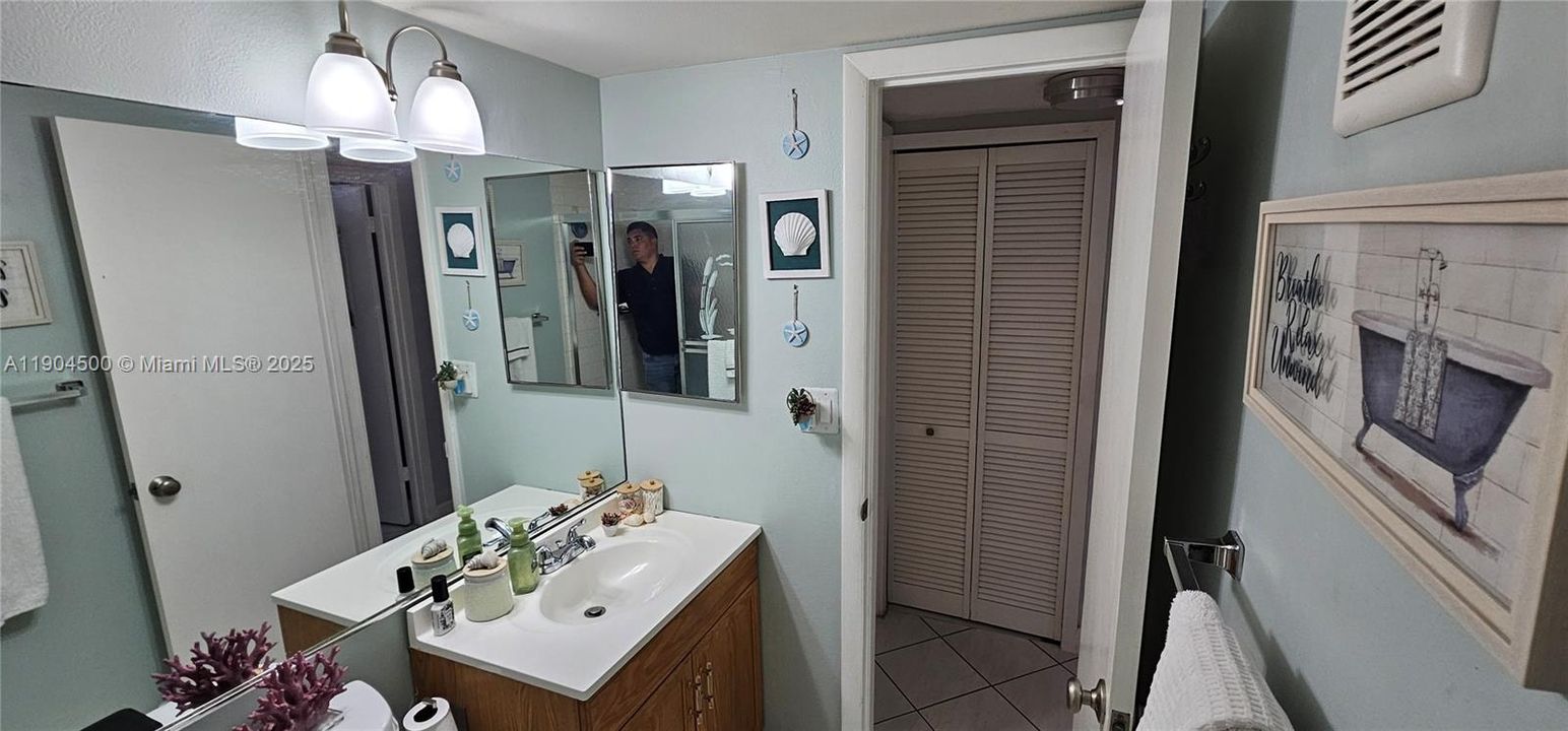 For Sale: $205,000 (2 beds, 2 baths, 1120 Square Feet)