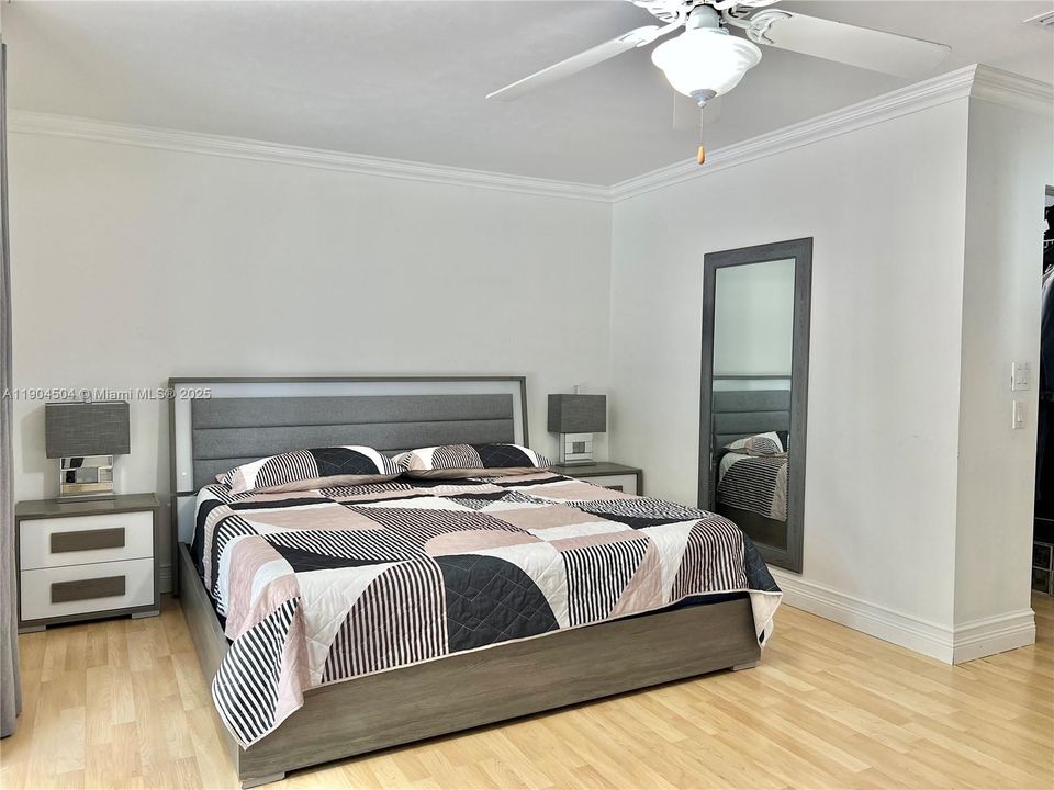 待售: $985,000 (4 贝兹, 2 浴室, 1993 平方英尺)