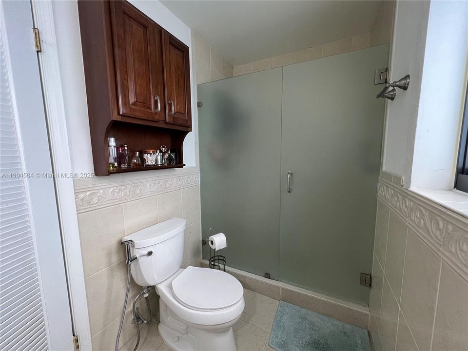 待售: $985,000 (4 贝兹, 2 浴室, 1993 平方英尺)