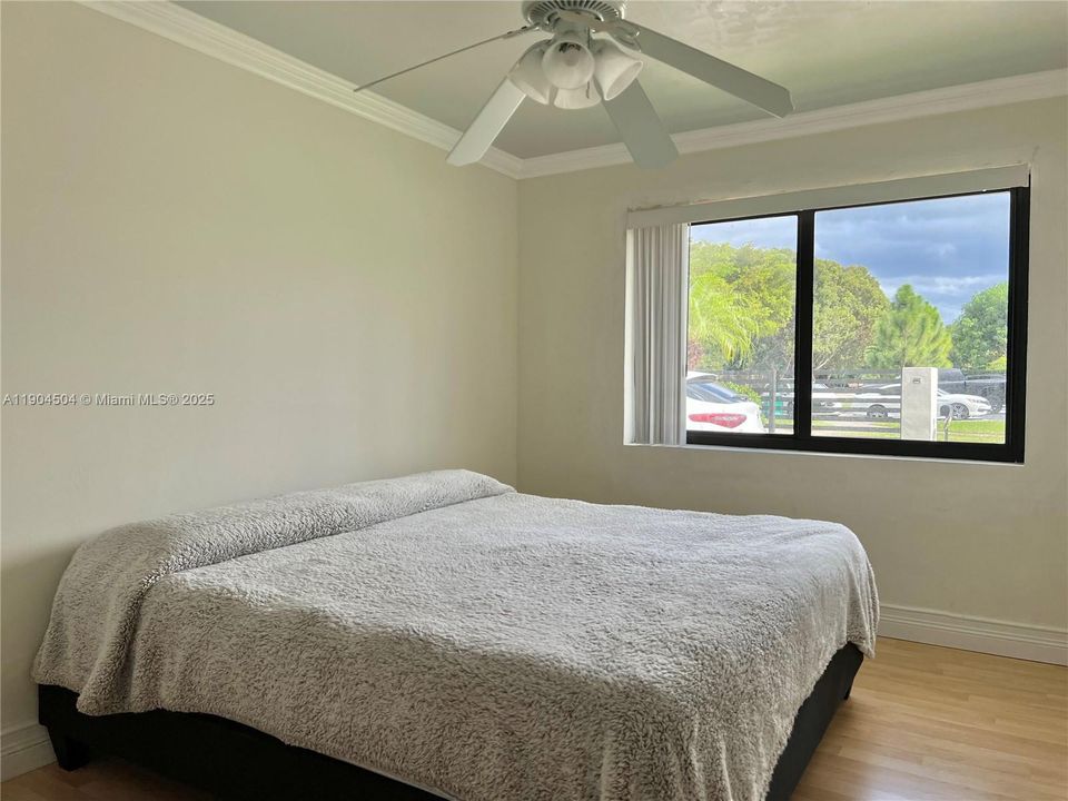 待售: $985,000 (4 贝兹, 2 浴室, 1993 平方英尺)