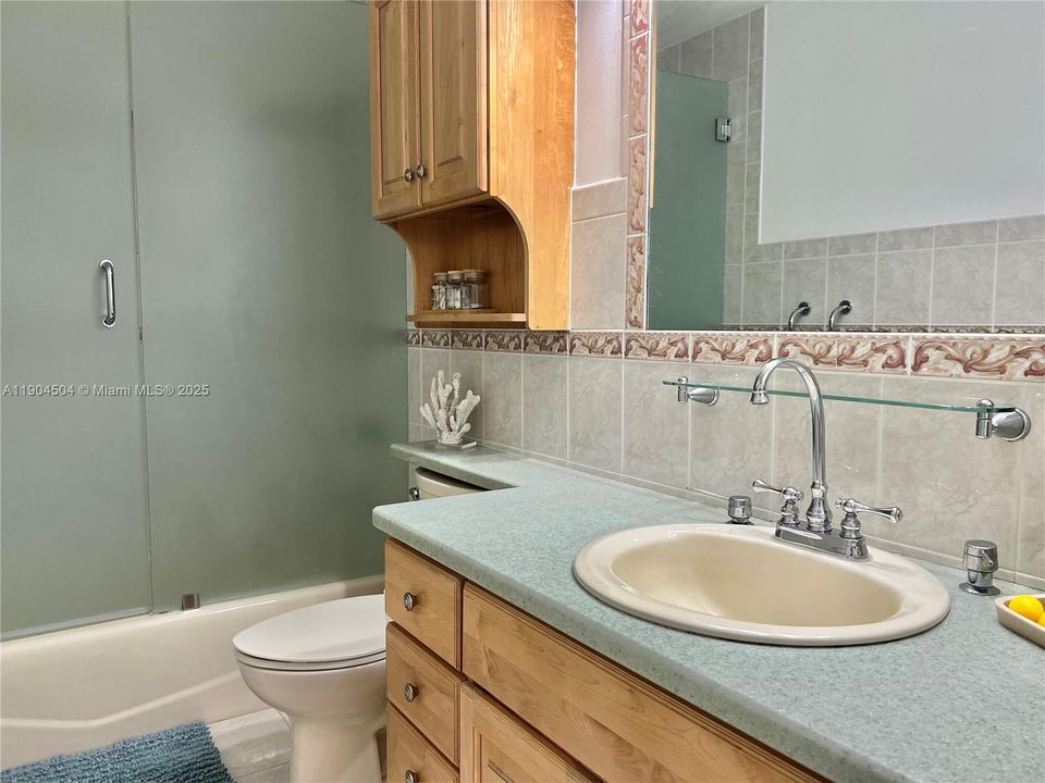 待售: $985,000 (4 贝兹, 2 浴室, 1993 平方英尺)