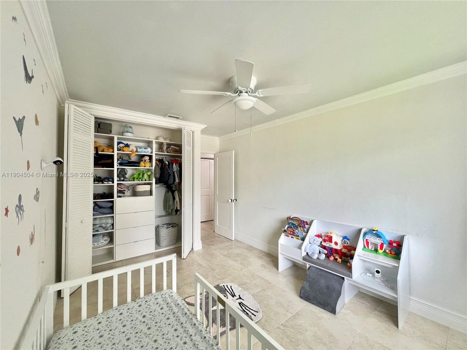 待售: $985,000 (4 贝兹, 2 浴室, 1993 平方英尺)