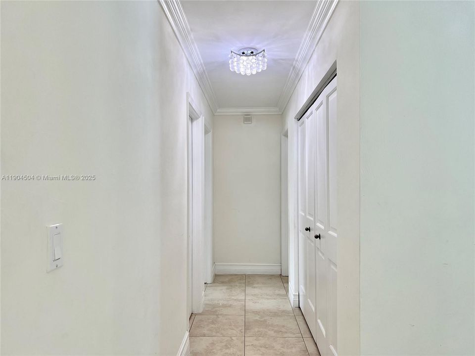 待售: $985,000 (4 贝兹, 2 浴室, 1993 平方英尺)