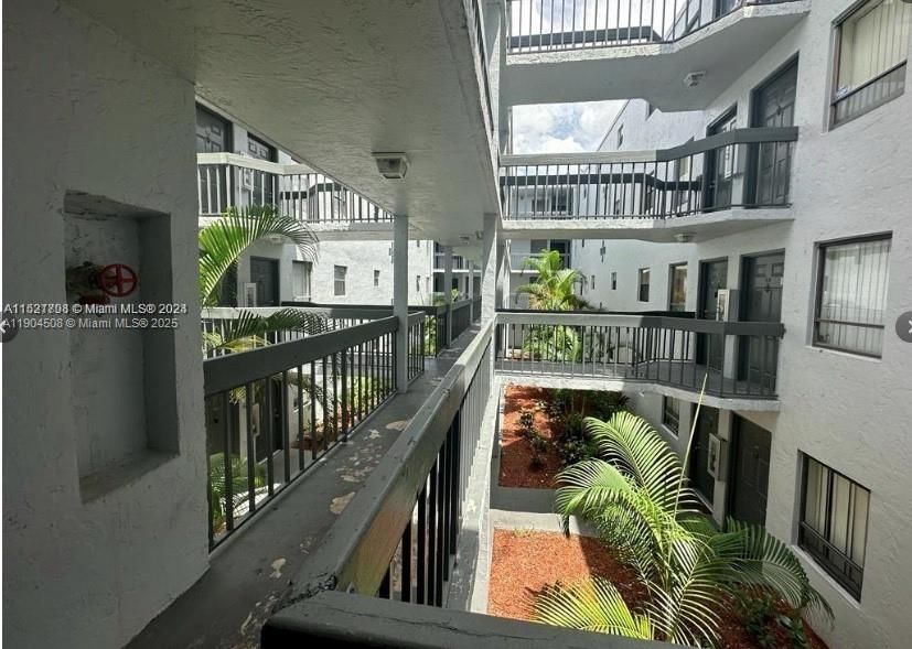 Recently Rented: $1,495 (1 beds, 1 baths, 775 Square Feet)