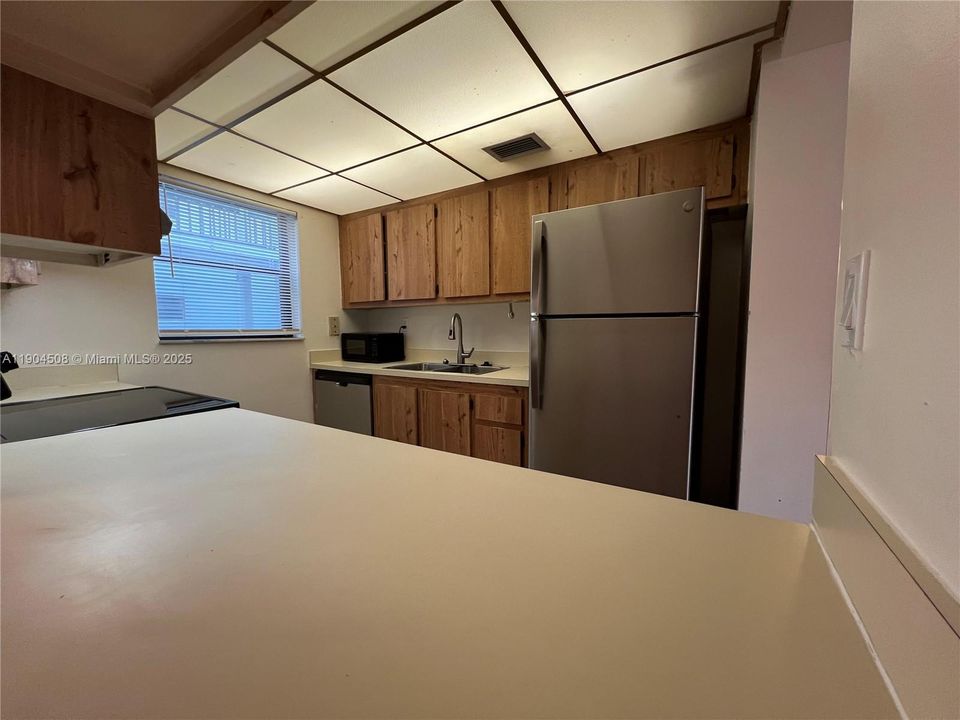 Recently Rented: $1,495 (1 beds, 1 baths, 775 Square Feet)