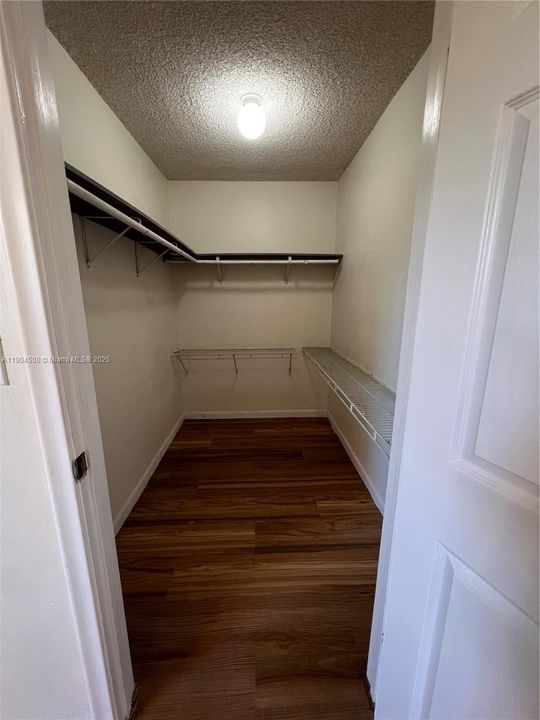 Recently Rented: $1,495 (1 beds, 1 baths, 775 Square Feet)