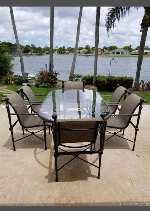 For Rent: $4,500 (4 beds, 3 baths, 2414 Square Feet)