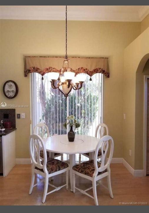 For Rent: $4,500 (4 beds, 3 baths, 2414 Square Feet)