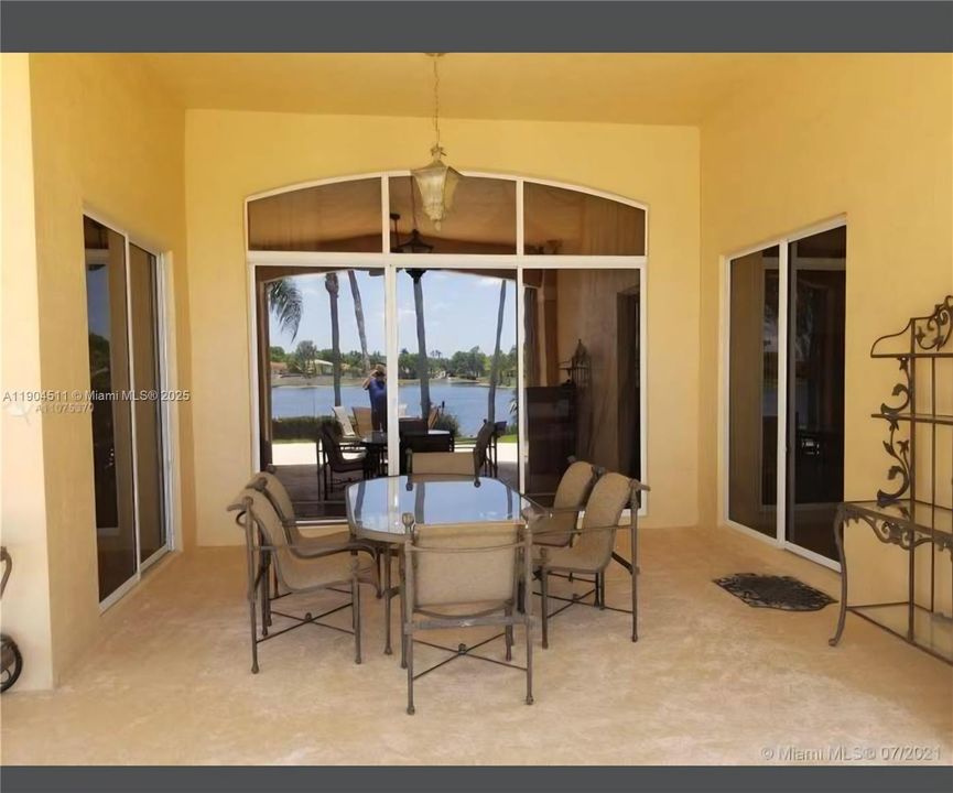 For Rent: $4,500 (4 beds, 3 baths, 2414 Square Feet)