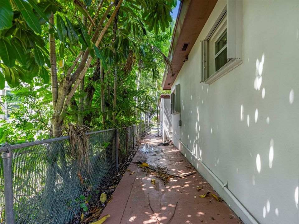 Недавно арендовано: $3,999 (3 спален, 2 ванн, 1683 Квадратных фут)