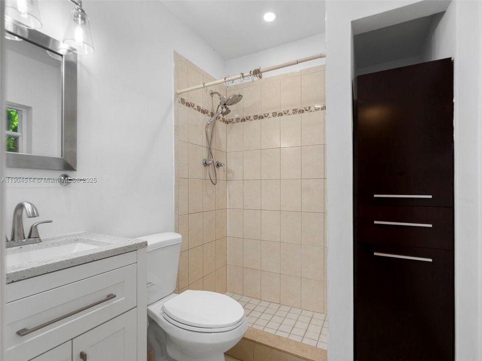 Недавно арендовано: $3,999 (3 спален, 2 ванн, 1683 Квадратных фут)