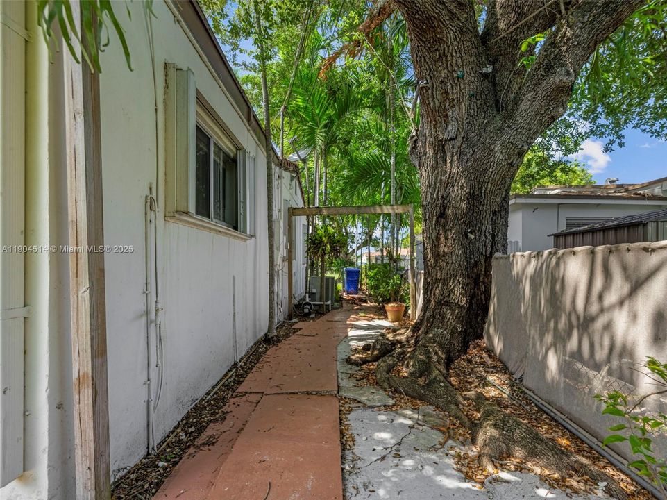 Недавно арендовано: $3,999 (3 спален, 2 ванн, 1683 Квадратных фут)