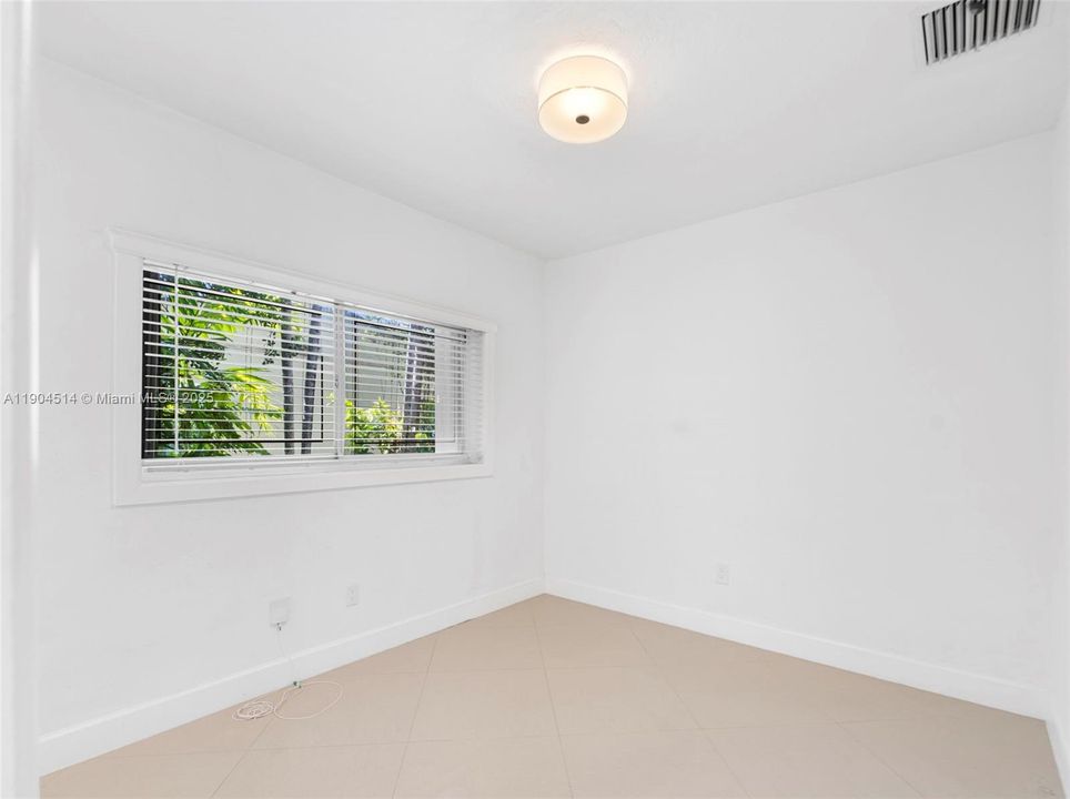 Недавно арендовано: $3,999 (3 спален, 2 ванн, 1683 Квадратных фут)