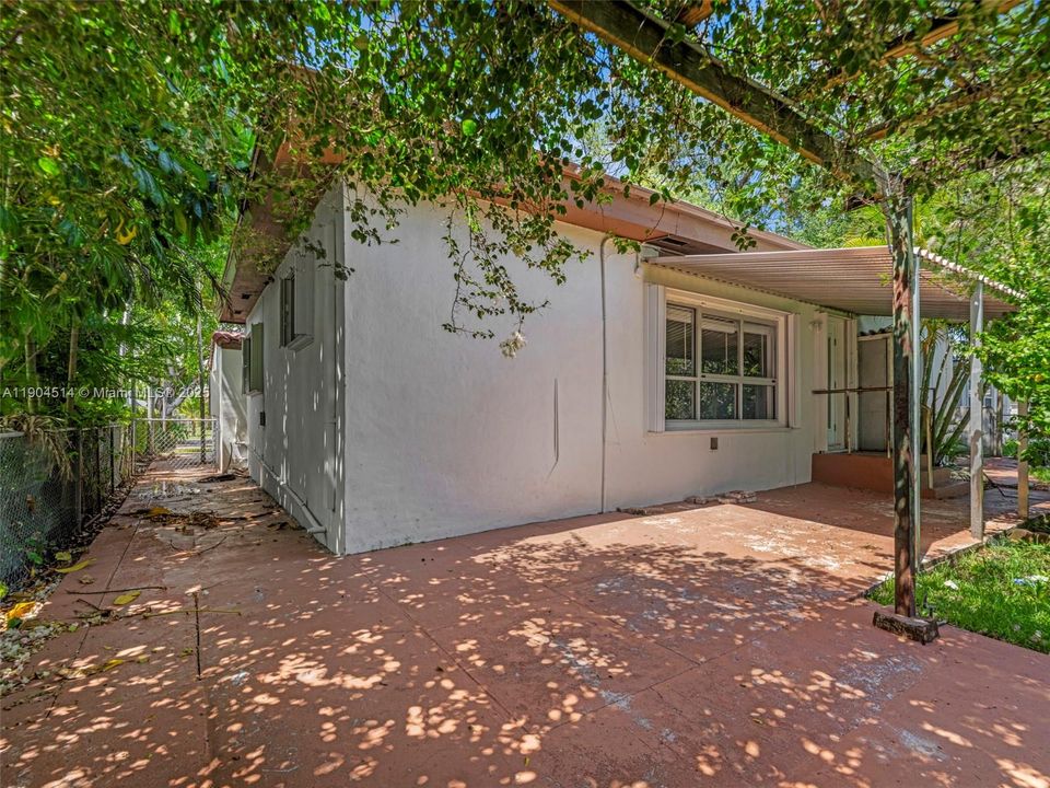 Недавно арендовано: $3,999 (3 спален, 2 ванн, 1683 Квадратных фут)