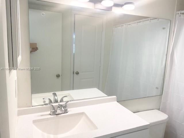 Active With Contract: $1,595 (1 beds, 1 baths, 720 Square Feet)