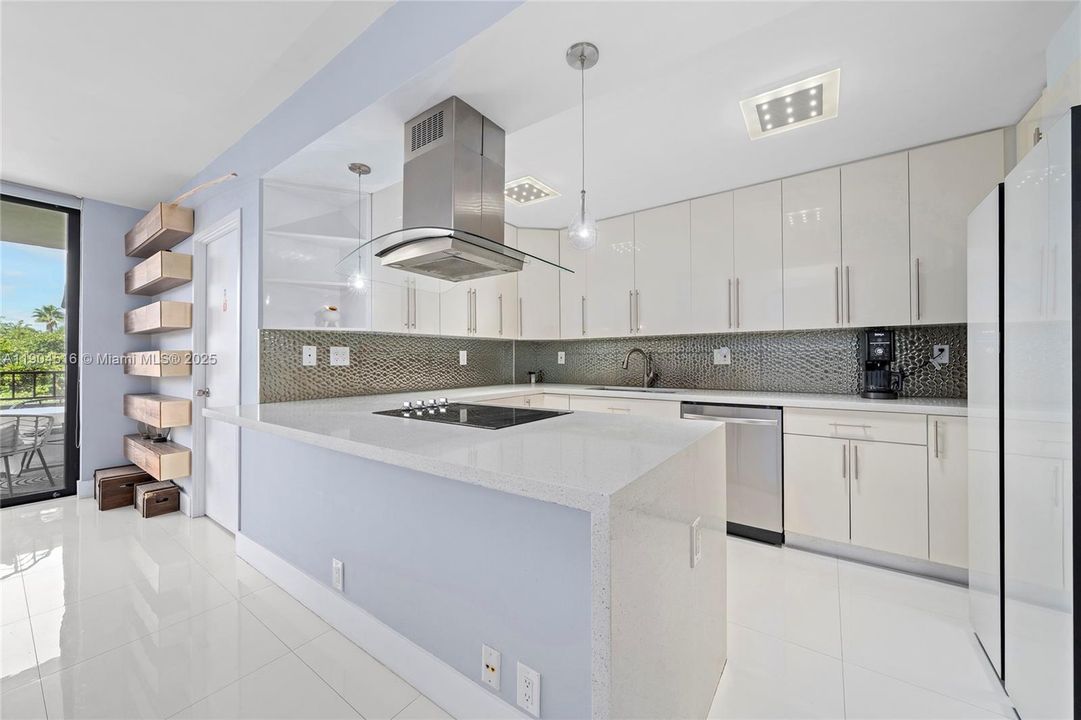 待售: $1,295,000 (3 贝兹, 2 浴室, 1600 平方英尺)