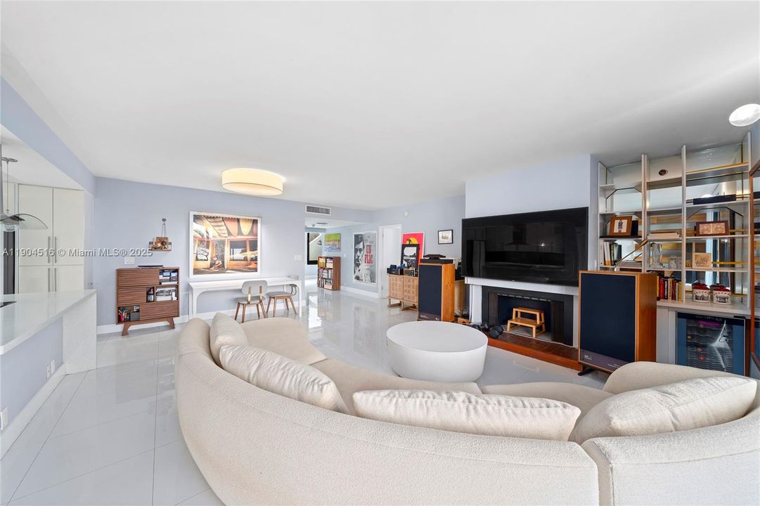 待售: $1,295,000 (3 贝兹, 2 浴室, 1600 平方英尺)