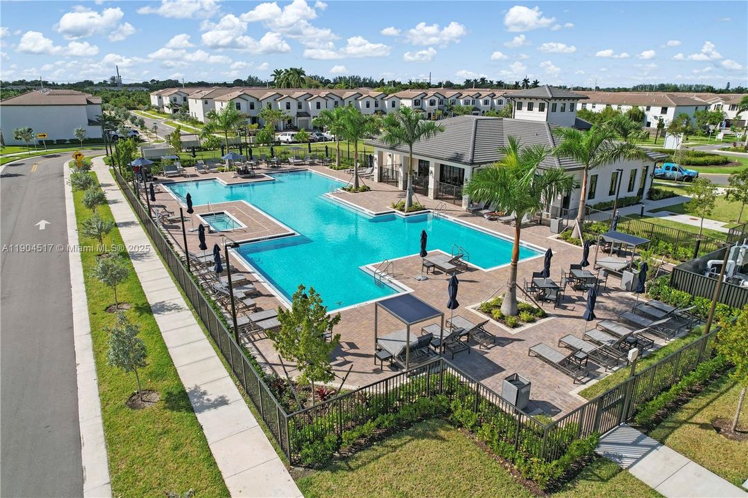 For Sale: $424,990 (3 beds, 2 baths, 1393 Square Feet)