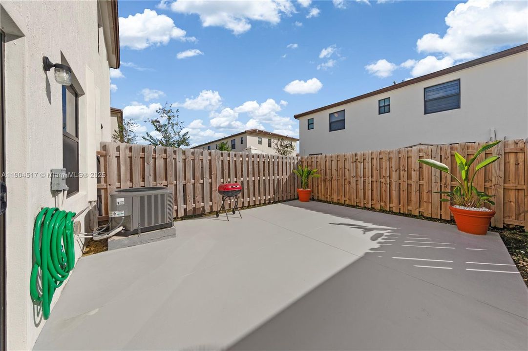 For Sale: $424,990 (3 beds, 2 baths, 1393 Square Feet)