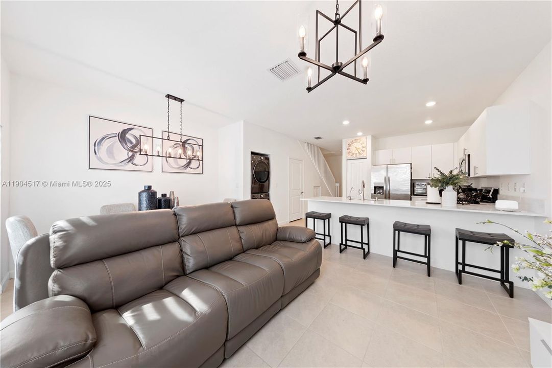 For Sale: $424,990 (3 beds, 2 baths, 1393 Square Feet)