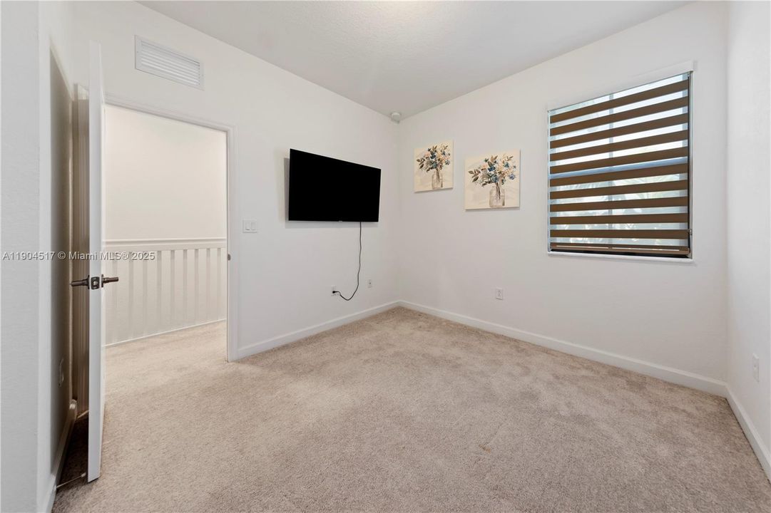 For Sale: $424,990 (3 beds, 2 baths, 1393 Square Feet)