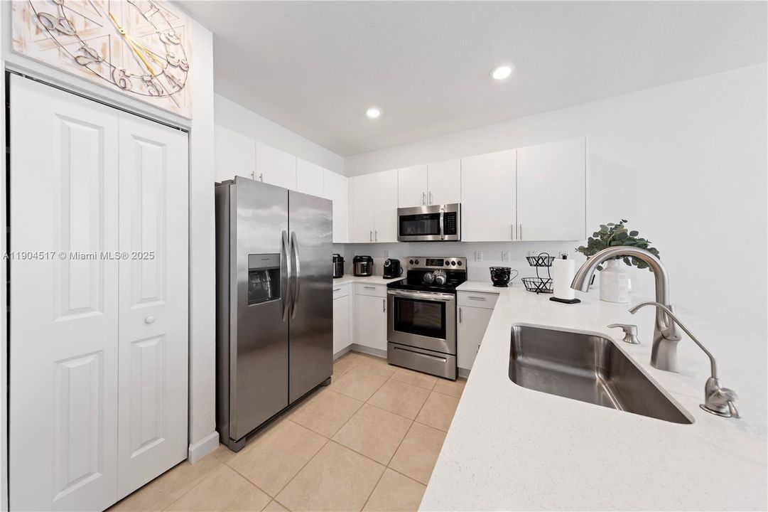 For Sale: $424,990 (3 beds, 2 baths, 1393 Square Feet)