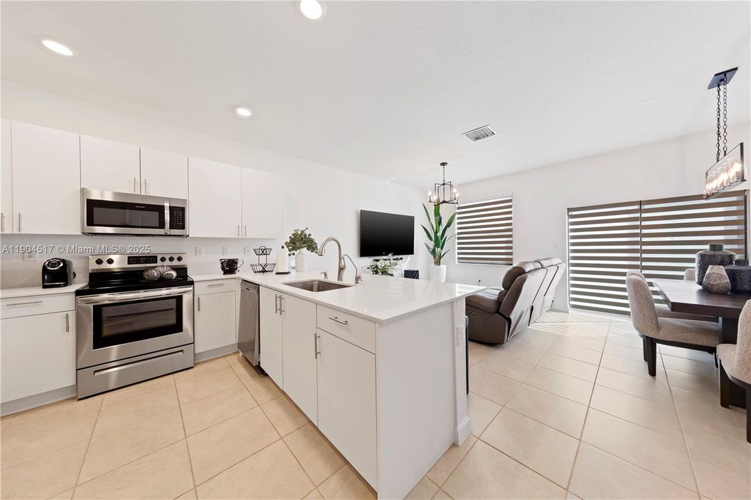 For Sale: $424,990 (3 beds, 2 baths, 1393 Square Feet)