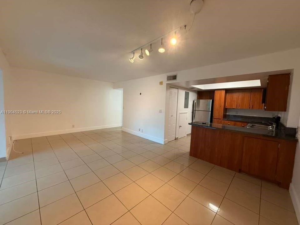 For Sale: $315,000 (3 beds, 2 baths, 1670 Square Feet)