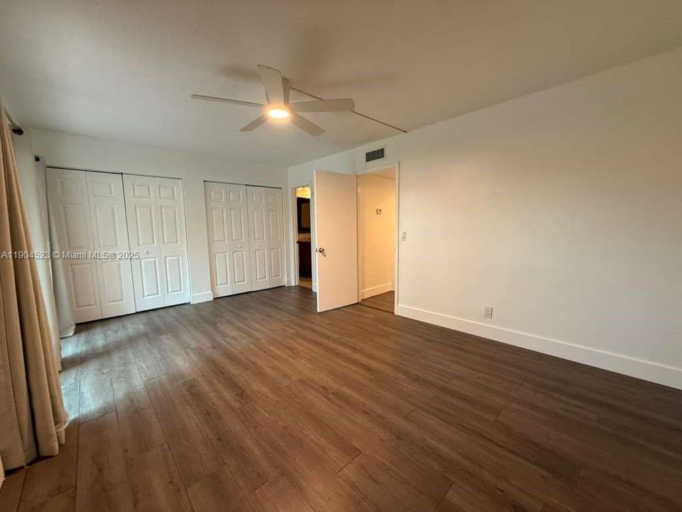 For Sale: $315,000 (3 beds, 2 baths, 1670 Square Feet)