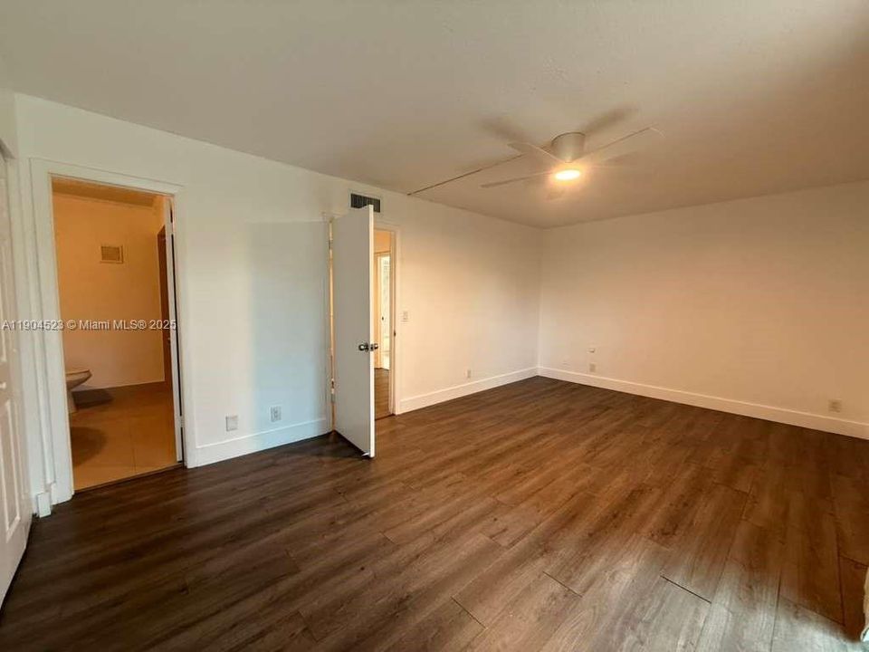 For Sale: $315,000 (3 beds, 2 baths, 1670 Square Feet)