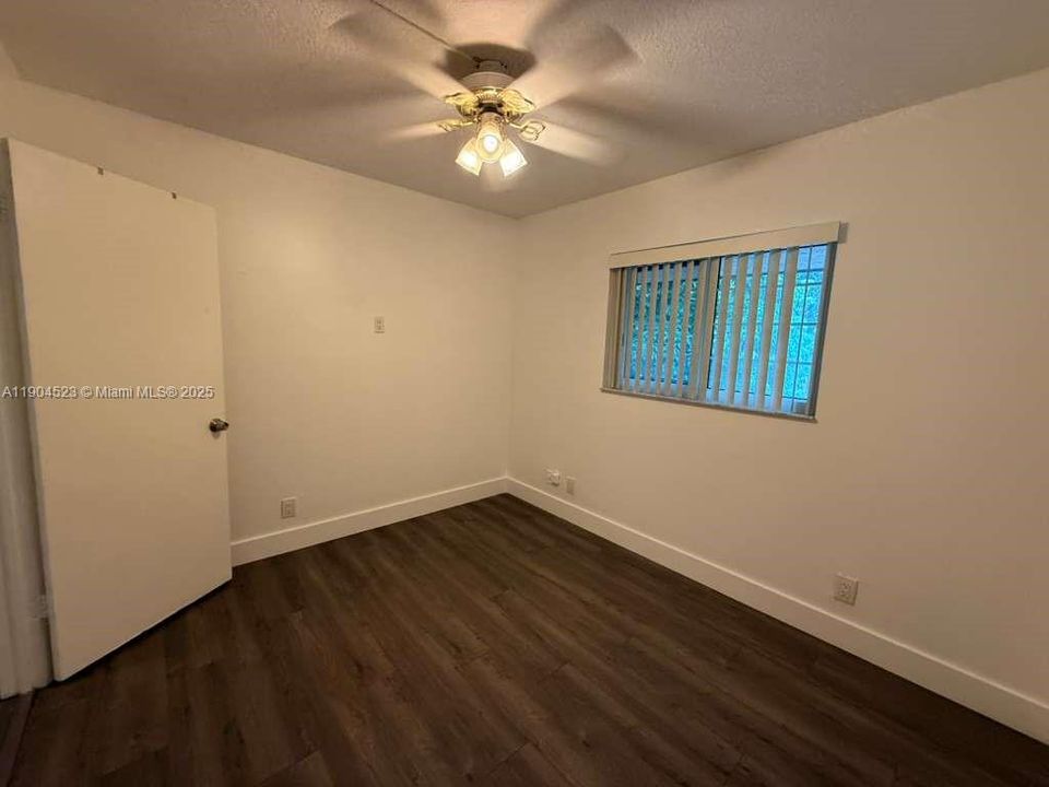 For Sale: $315,000 (3 beds, 2 baths, 1670 Square Feet)