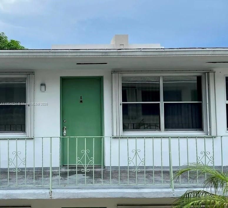 For Rent: $1,600 (1 beds, 1 baths, 548 Square Feet)