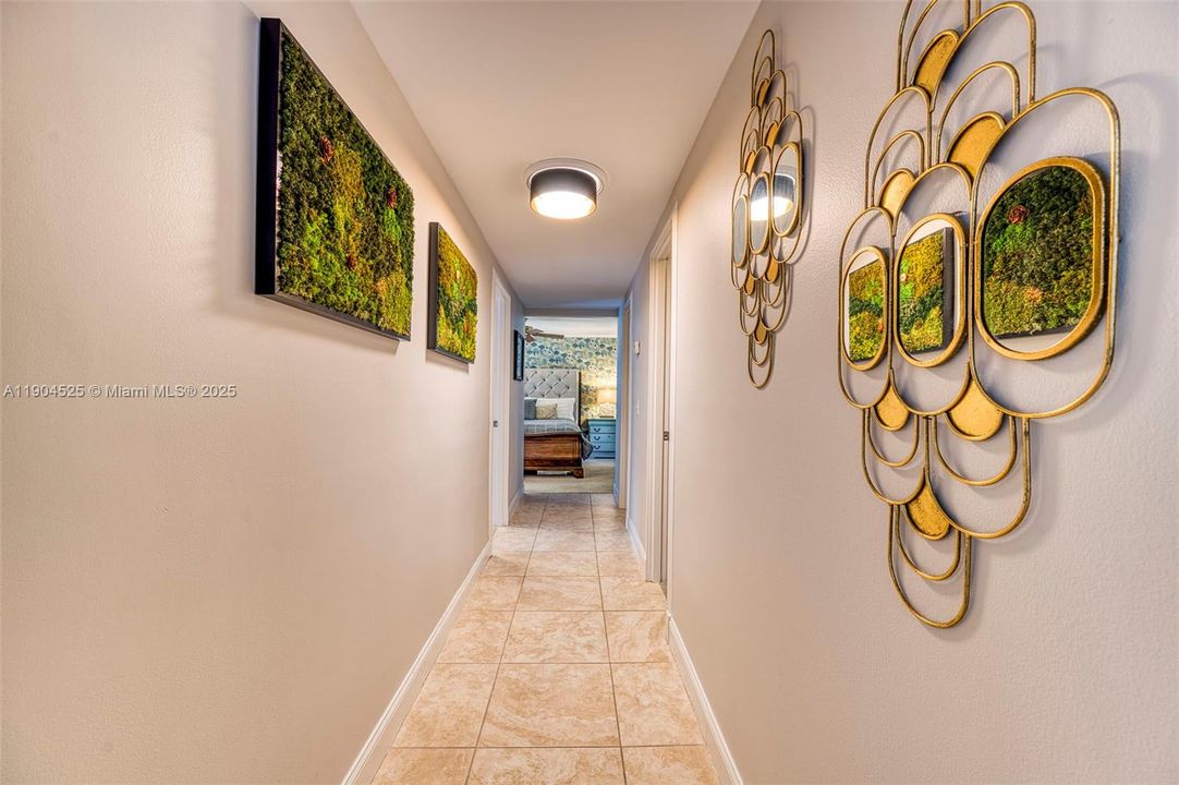 合同活跃: $725,200 (4 贝兹, 3 浴室, 2833 平方英尺)